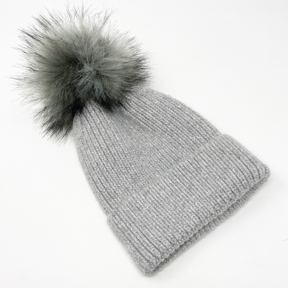 Norla Canada Accessories - NORLA CANADA | Grey Thick Knit Beanie Pompom
